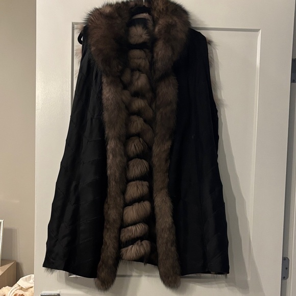 Elegant Black and Brown Fur-Trimmed Women's Coat - Picture 1 of 4